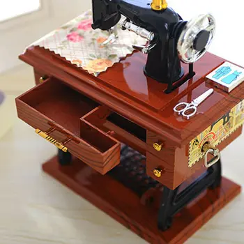 2020 Najnovejše Vroče Vintage Music Box Mini Šivalni Stroj Mehanske Božično Darilo Namizni Dekor Glasbena Igrača
