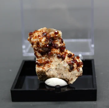 Naravni Granat mineralnih vzorcu kamni in zdravilnimi kristali kristali kremena dragih kamnov polje velikost 5,2 cm