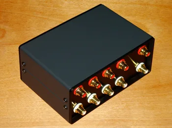 NOVI Mini Stereo 4-V-1-IZHOD RCA Signalni Vhod Audio Splitter/Preklopnik Glasnost Controle